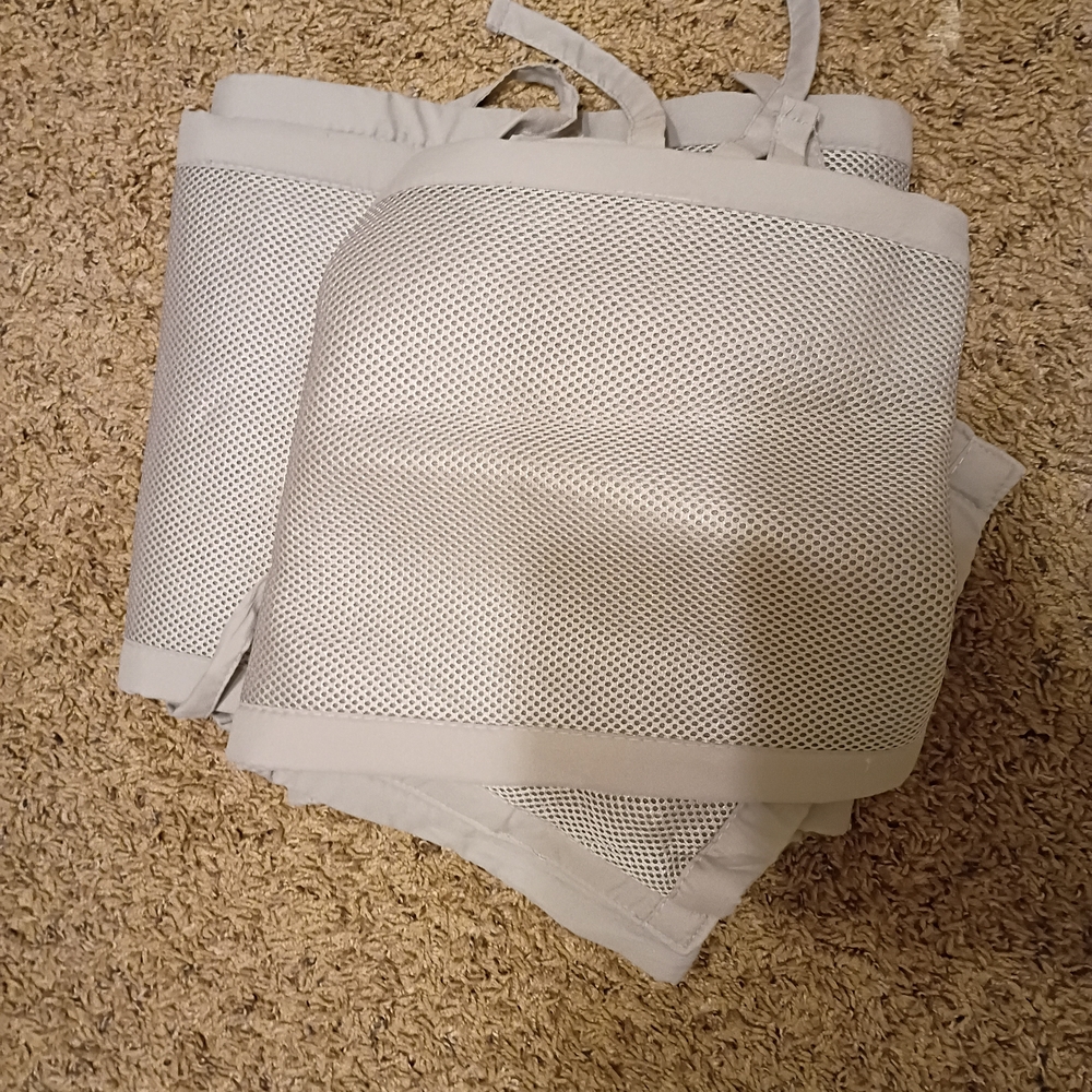 Light Gray Mesh Organizing Bumpers
